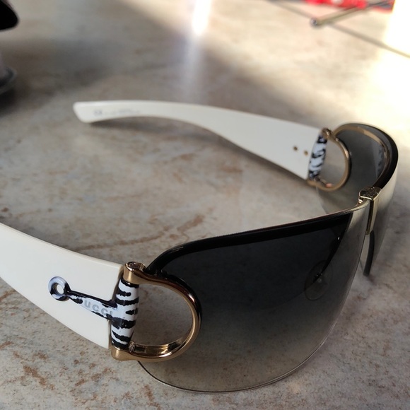 Gucci sunglasses zebra horsebit logo (limited) - Picture 3 of 8